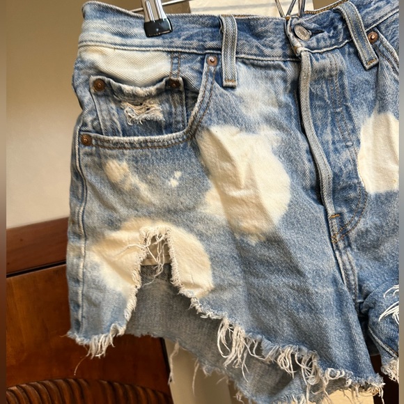 Vintage Levi’s Denim shorts distressed 28 - Picture 6 of 7